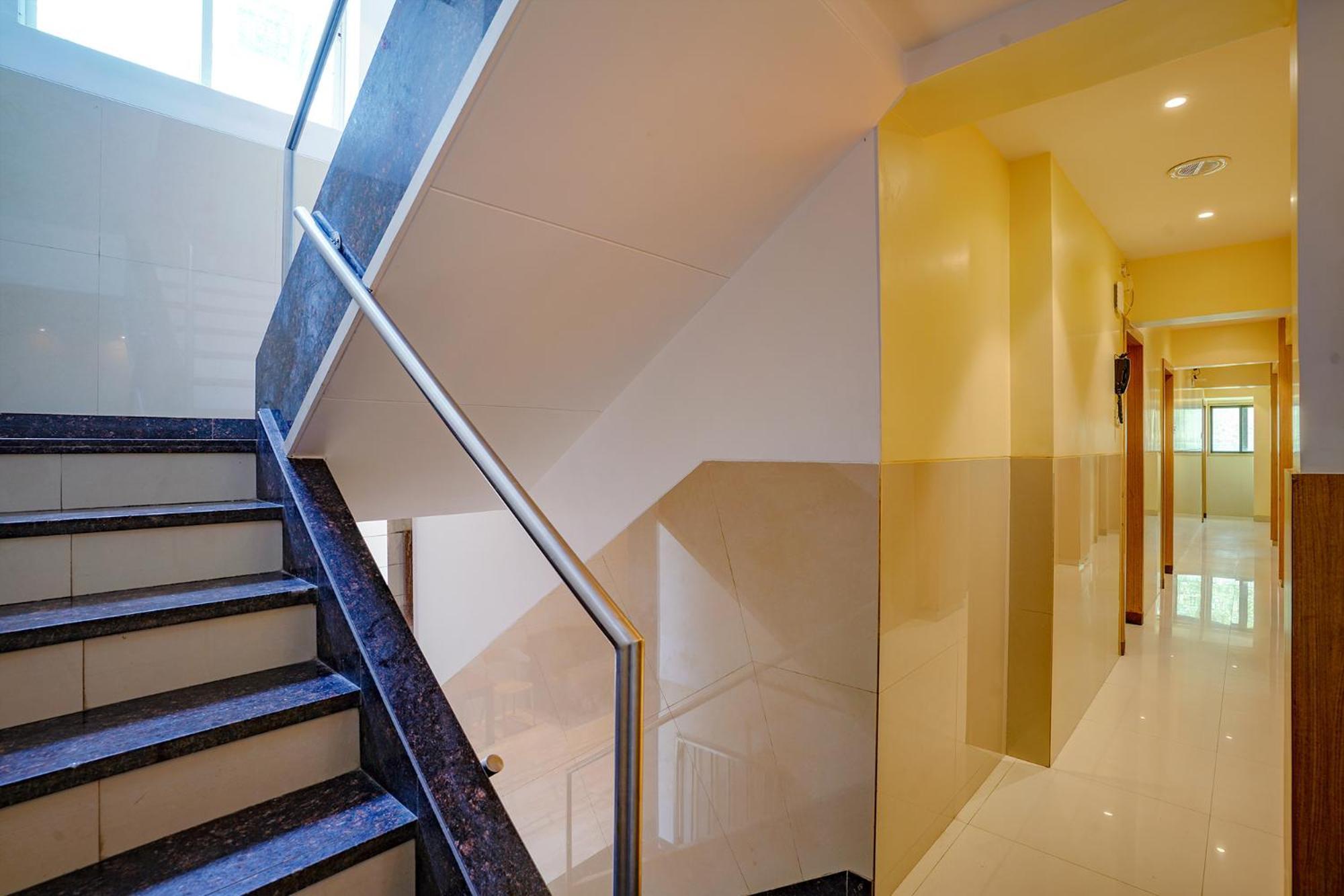 Fabhotel Starwood Residency - Behind Bmw Car Showroom Navi Mumbai Buitenkant foto